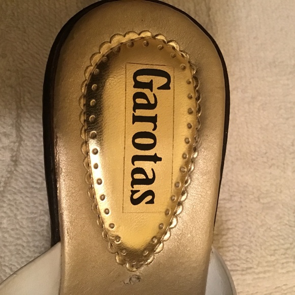 Garotas Johao Gold/ Neutral Tone Sandals - Picture 7 of 8